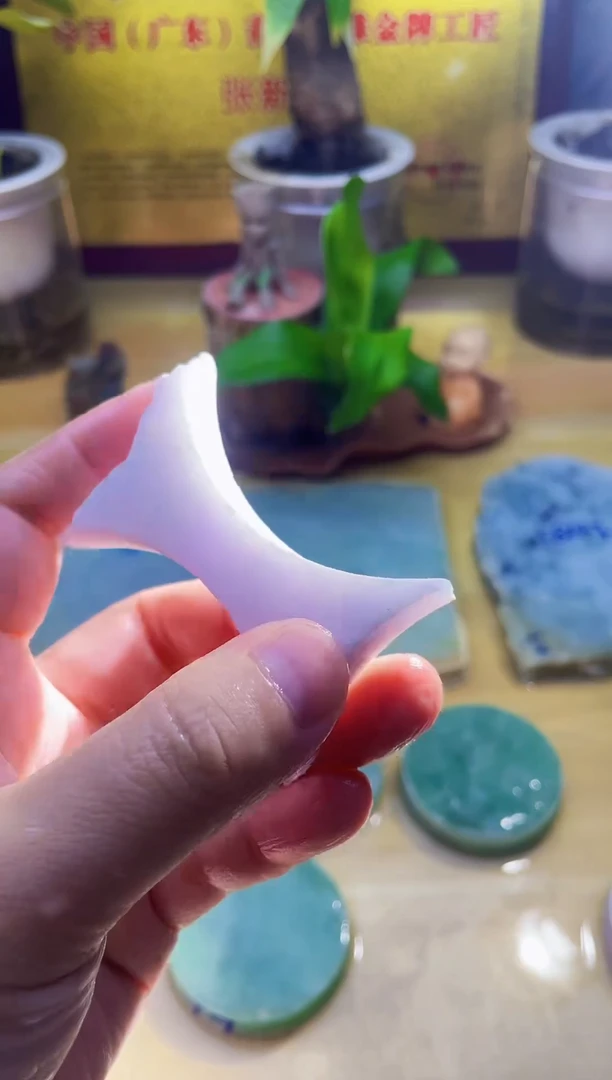 翡翠挂件未镶嵌翡翠25