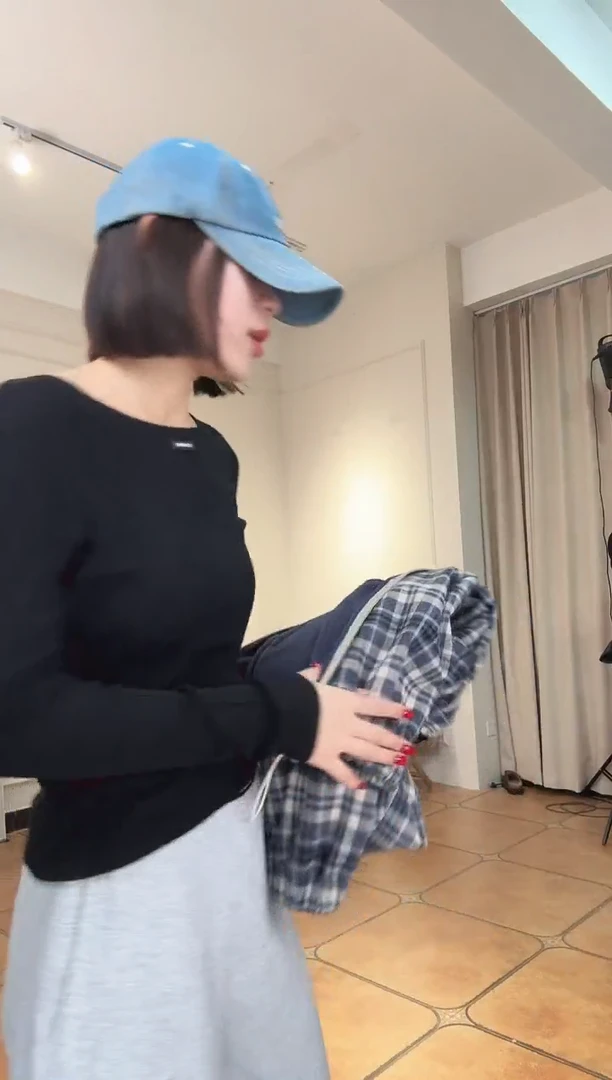 小*叮设计师品牌蓝色格子外套