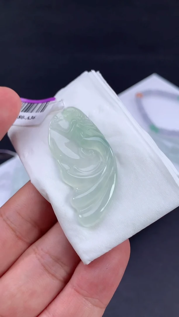 未镶嵌定制翡翠东**星翡翠