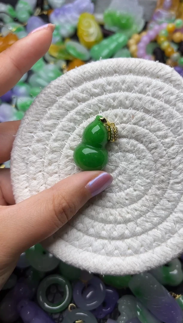 颈饰未镶嵌翡翠缅甸翡翠吊坠