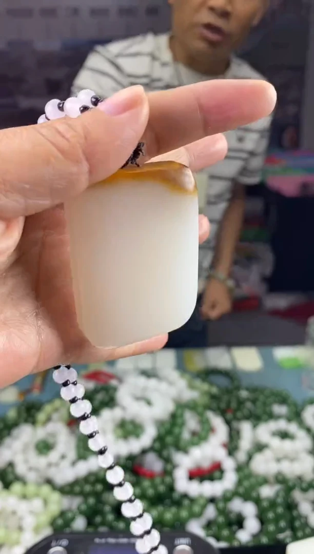 天然玉石未镶嵌颈饰