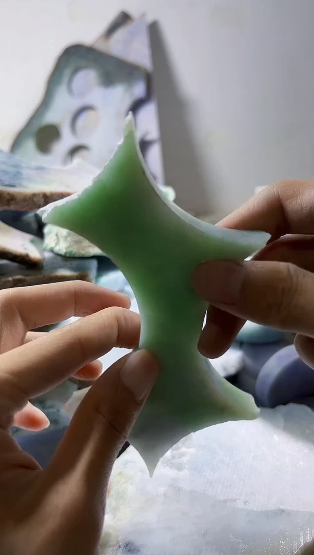 翡翠裸石 缅甸翡翠A货陈7560