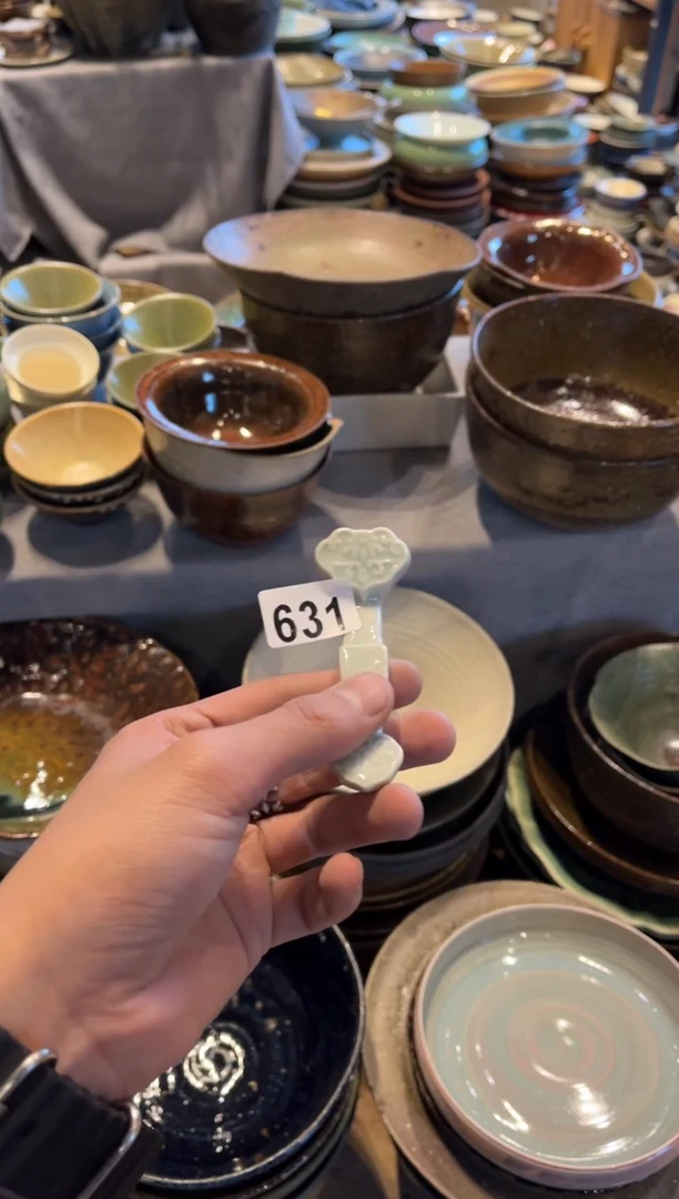【闪购商品】瓷片631青釉如意筷架
