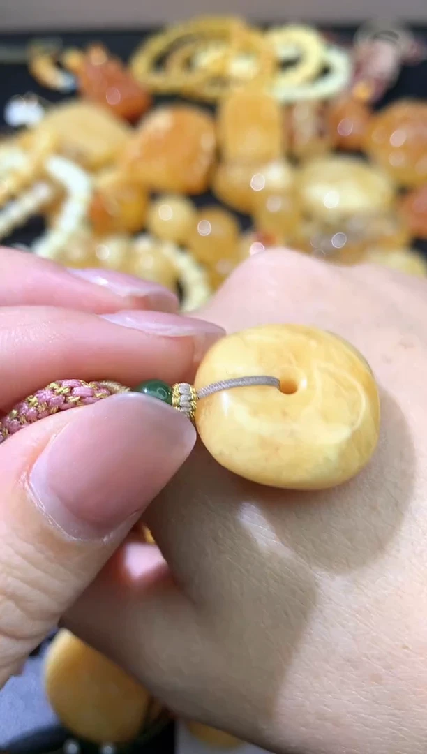 琥珀颈饰未镶嵌吊坠