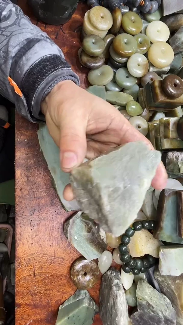 未镶嵌和田玉珠宝半成品1