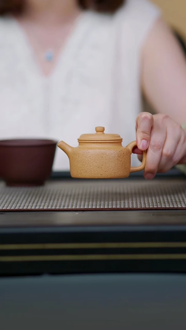 茶壶紫砂08-半手黄金段小德钟120cc