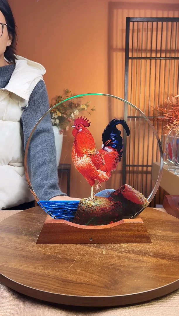 人造水晶圆形大红公鸡30/30/4加底座＋小摆件