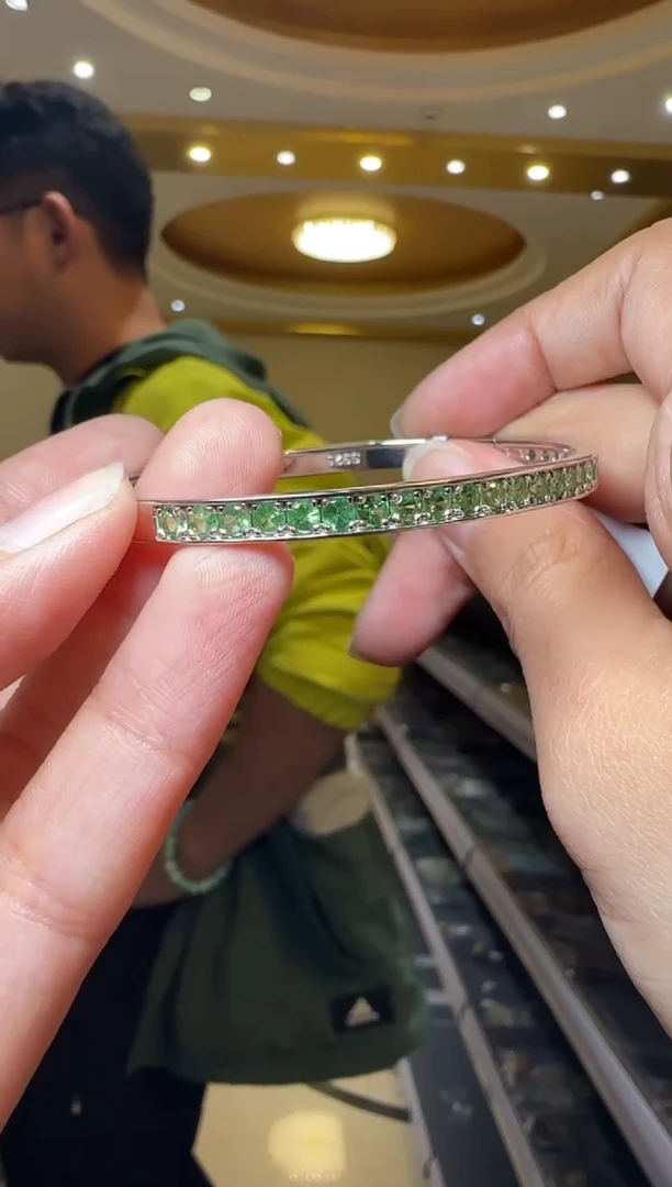 【闪购商品】石榴石手镯银S925镶嵌沙弗莱石榴石26粒排镶手镯