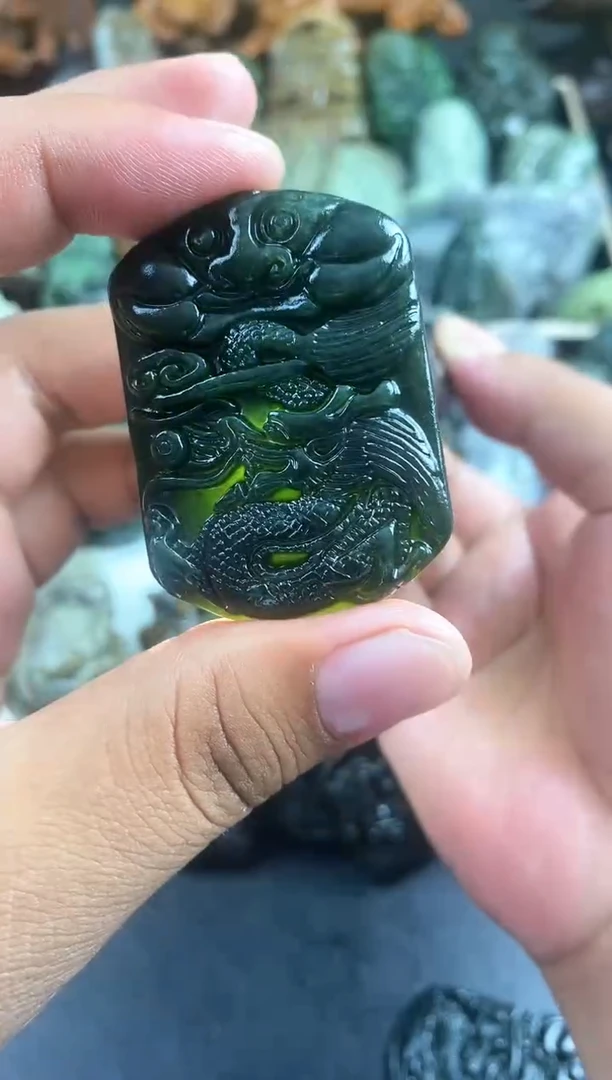 和田玉未镶嵌颈饰1