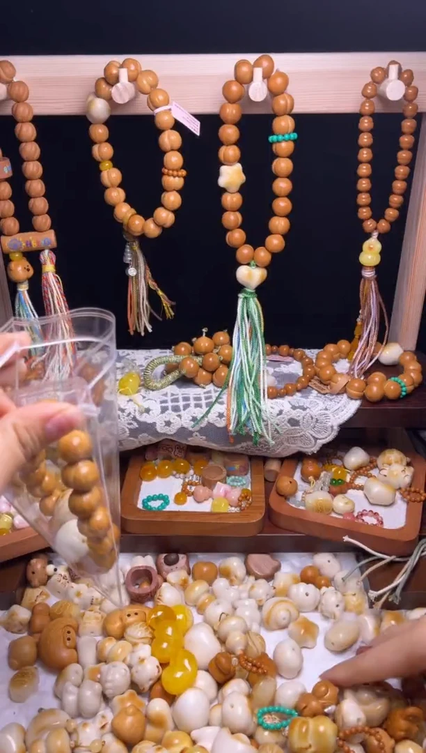 吊坠猴头核桃啃*猫爪 黄跑环 富甲三通 彩粉流苏