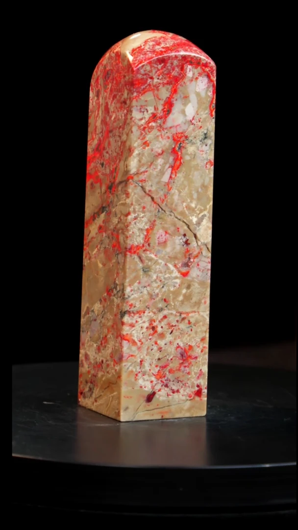 鸡血石梅花鸡血石