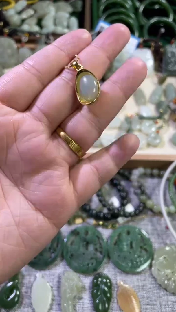 和田玉未镶嵌颈饰闪购4