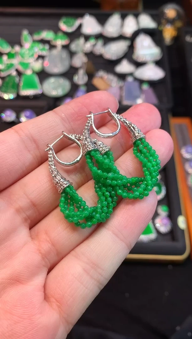 18K金镶嵌翡翠耳饰青*儿满绿小米珠耳坠分笔总价33800