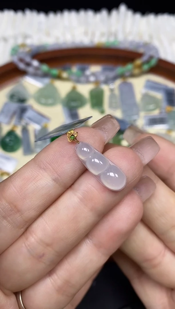 吊坠(不含链)18K金镶嵌翡翠豆子18K金扣镶嵌@@CMT1472-2