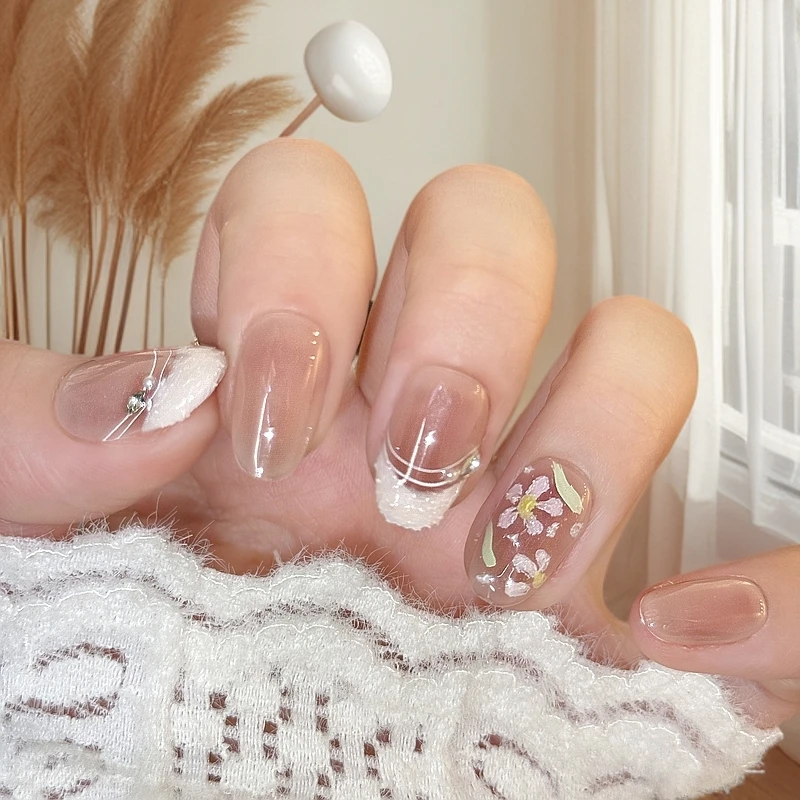 Nice SoSo【浮春绘】短椭圆纯手工穿戴甲纯欲法式彩绘碎钻珍珠简约