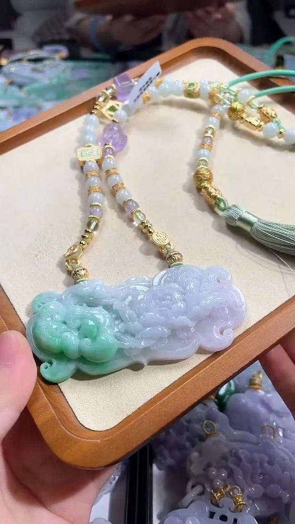 【闪购商品】翡翠颈饰未镶嵌吊坠