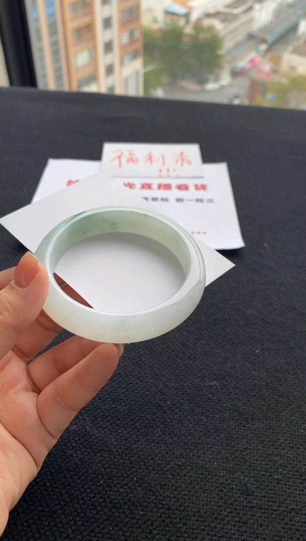 【闪购商品】翡翠手镯未镶嵌买断价XW23016533