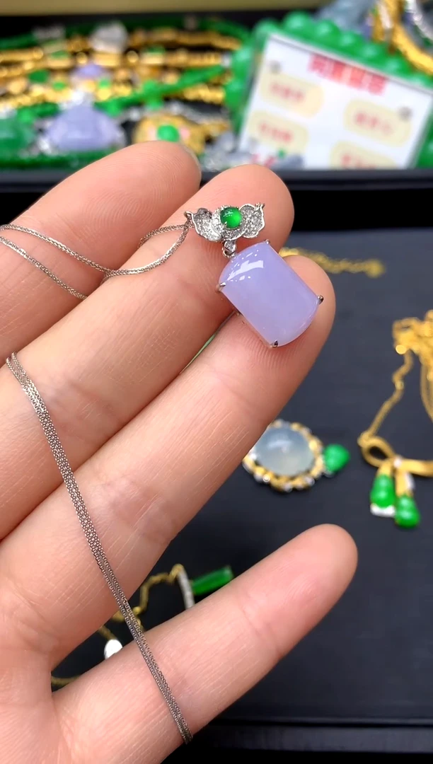 颈饰18K金镶嵌翡翠257-中国好珍宝