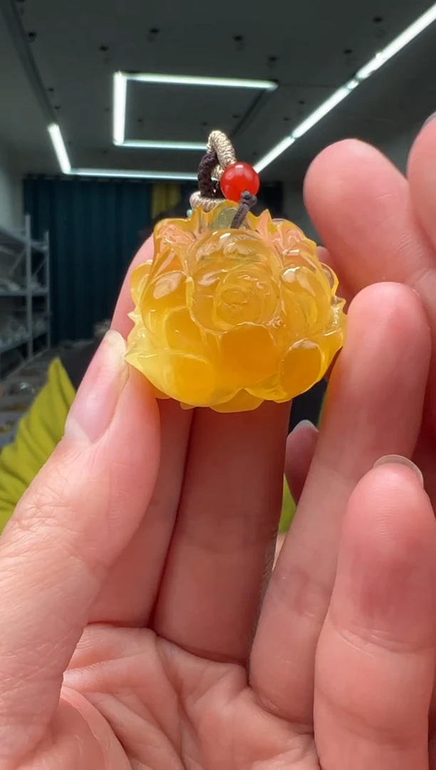 琥珀颈饰未镶嵌吊坠