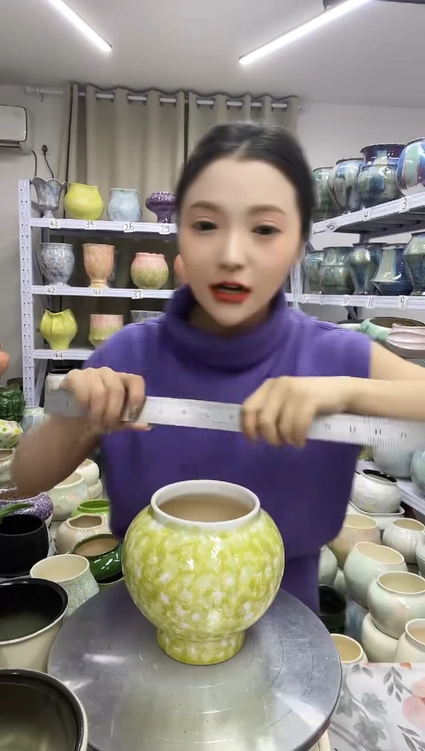 【12.4号】  花盆  高 ：15    口：10