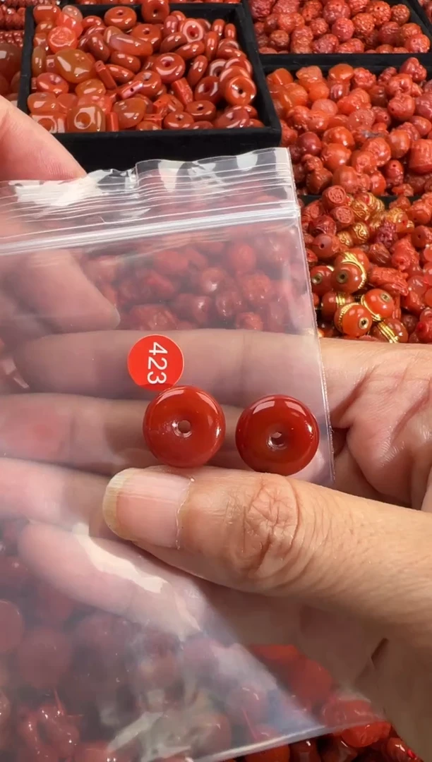 南红玛瑙未镶嵌颈饰1