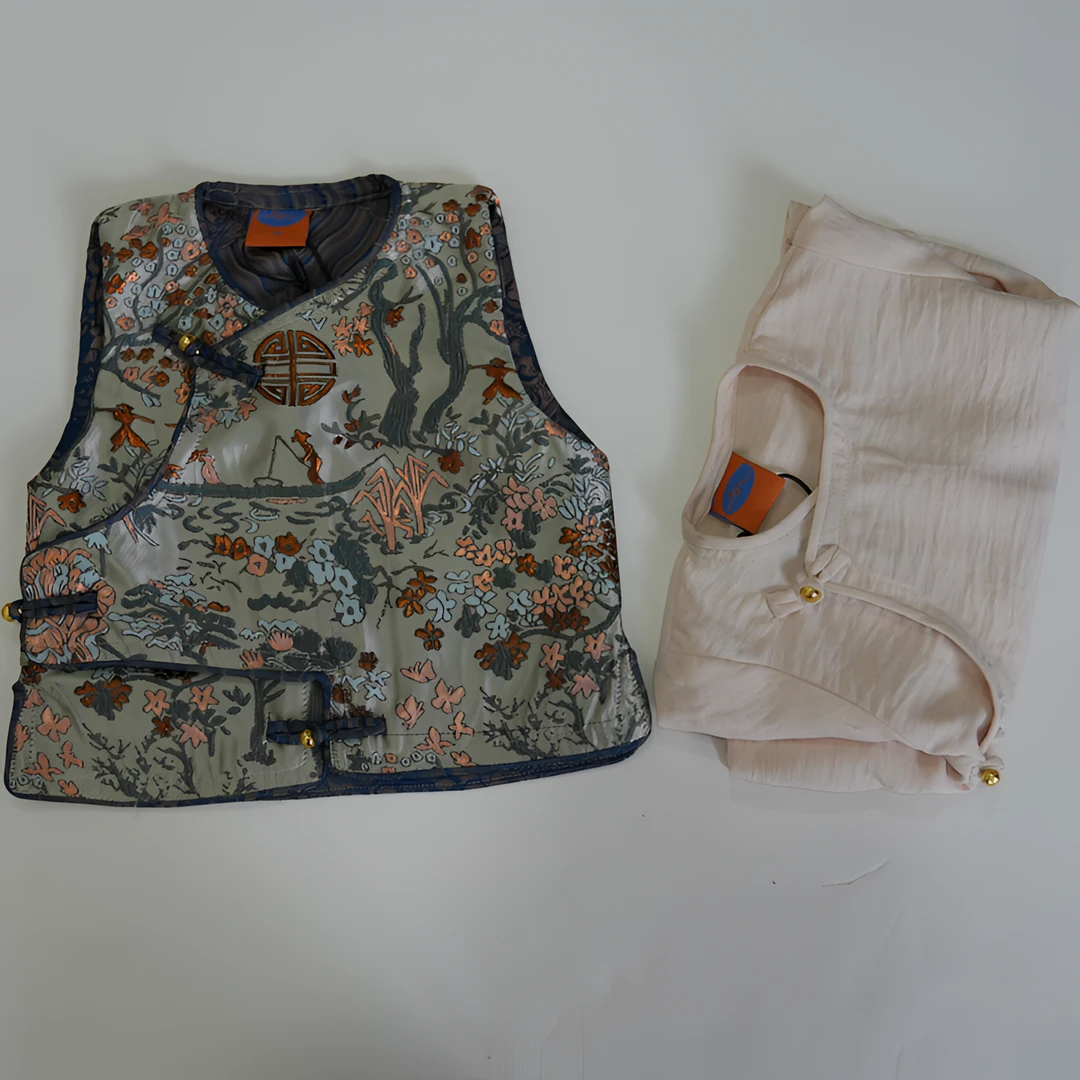 民族童装、春夏款同款宝宝马甲民族风格同款藏装好穿更好看可爱