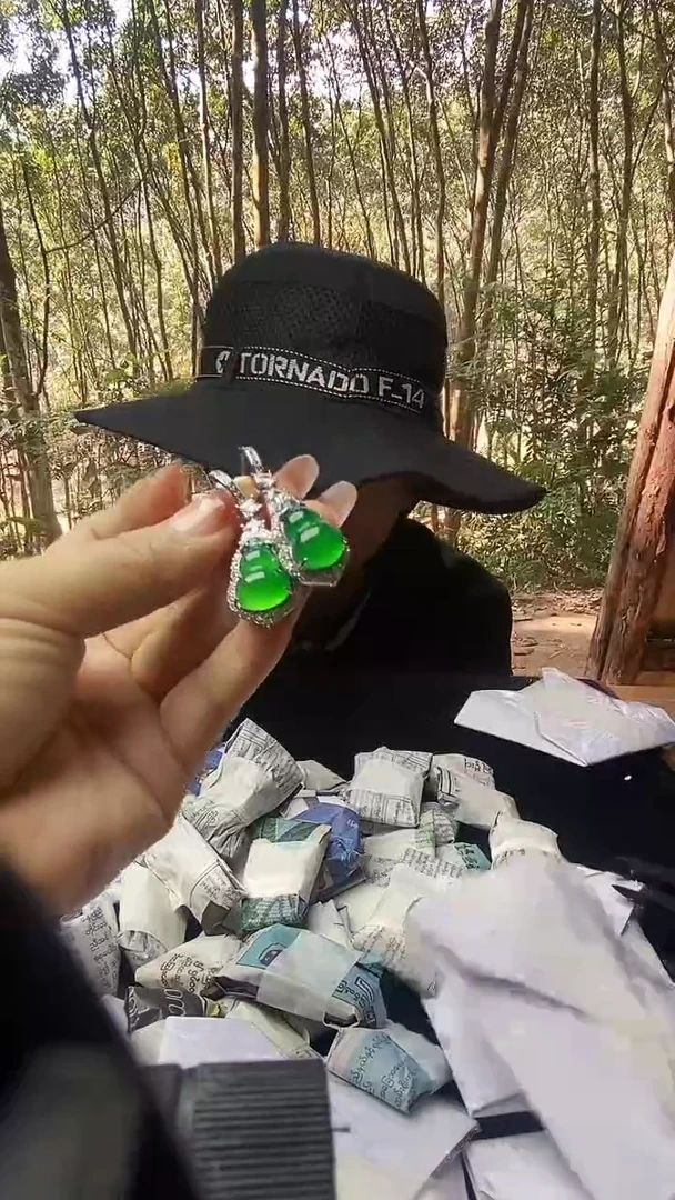 满色吊坠 所见即所得！！！