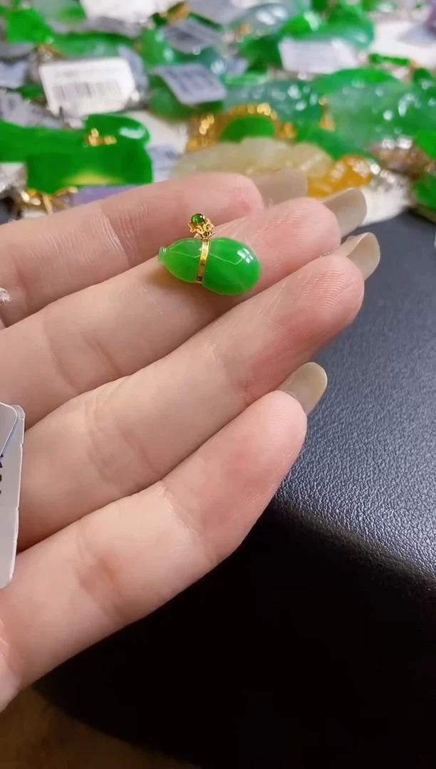 【闪购商品】翡翠颈饰18K金镶嵌无吊坠