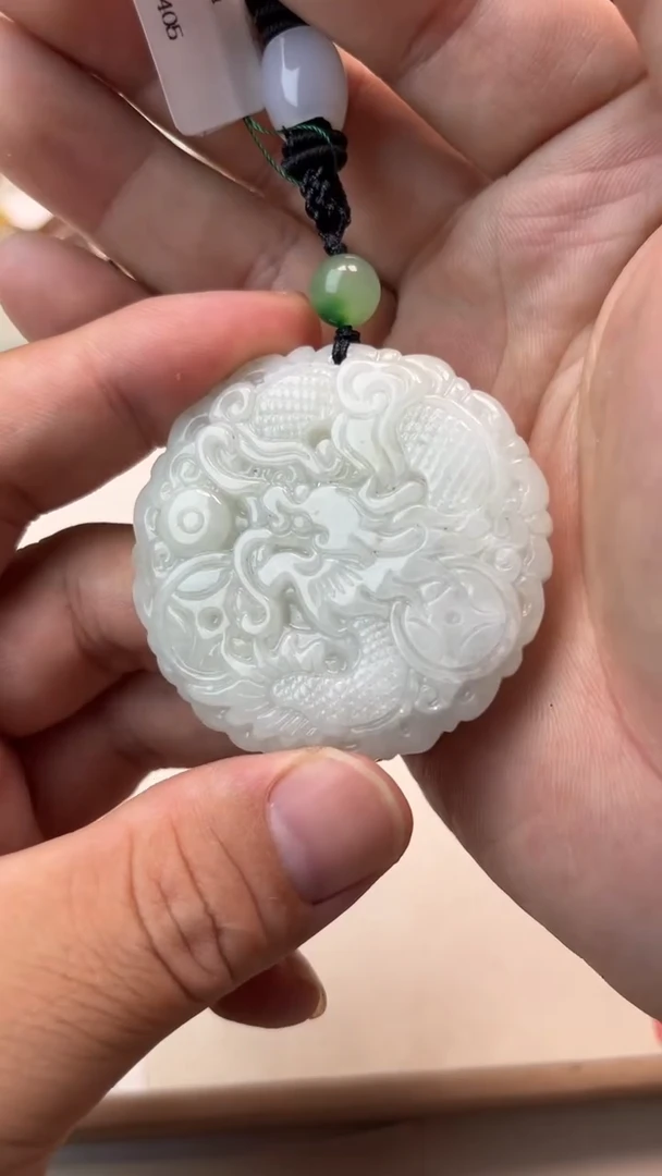 颈饰未镶嵌翡翠平**财天然翡翠