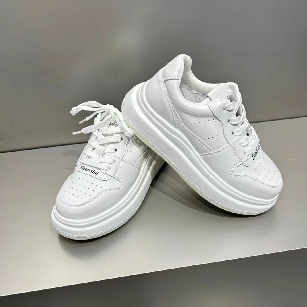 网红爆款小白鞋女款2025春季新款透气时尚百搭底软休闲板鞋白色