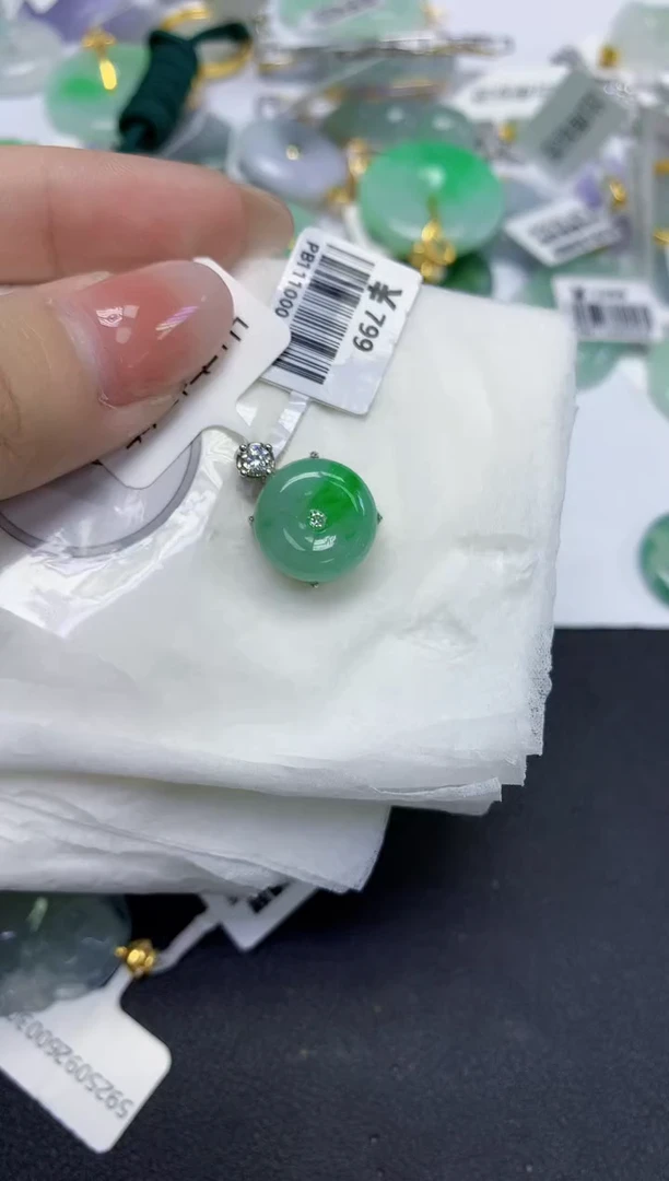 颈饰未镶嵌翡翠天然缅甸翡翠A货多样性发一件