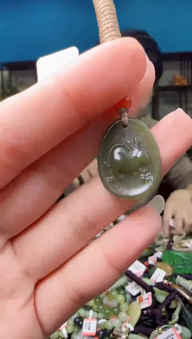 颈饰未镶嵌和田玉1