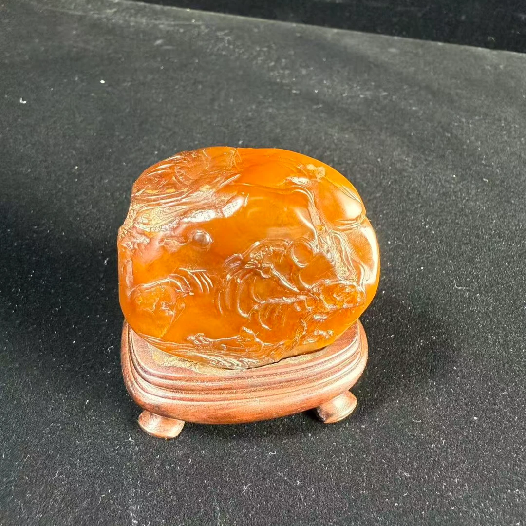 LOT8898 田黄石摆件/保利