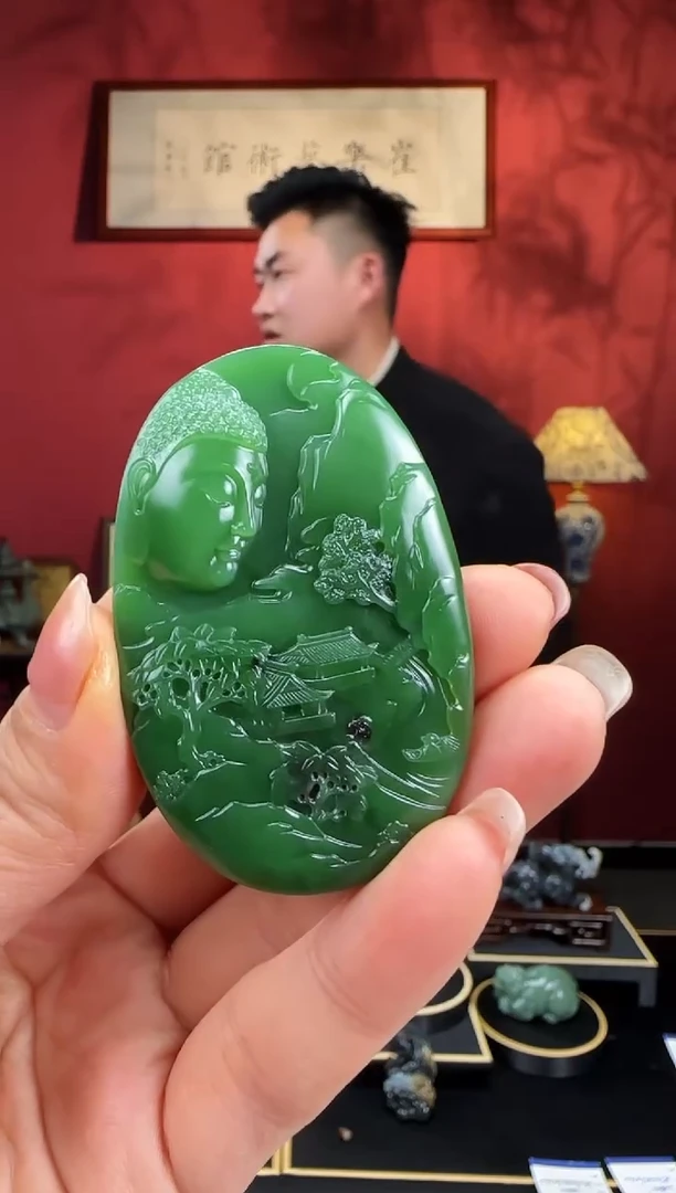 未镶嵌和田玉挂件l114碧玉佛观天下