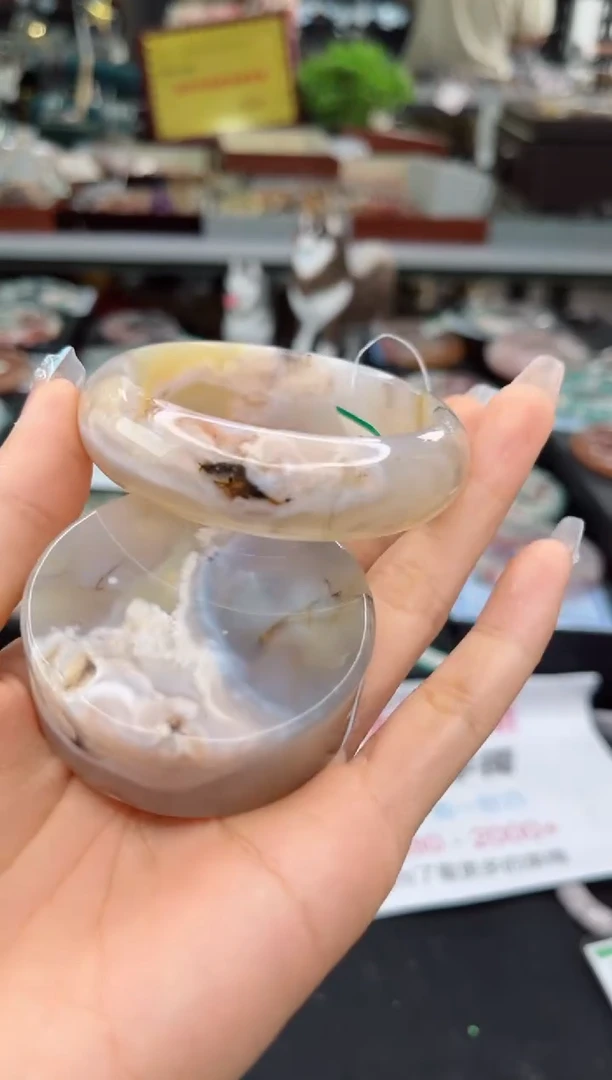 【闪购商品】石英质玉手镯未镶嵌53圈口（赠品镯心）1650012