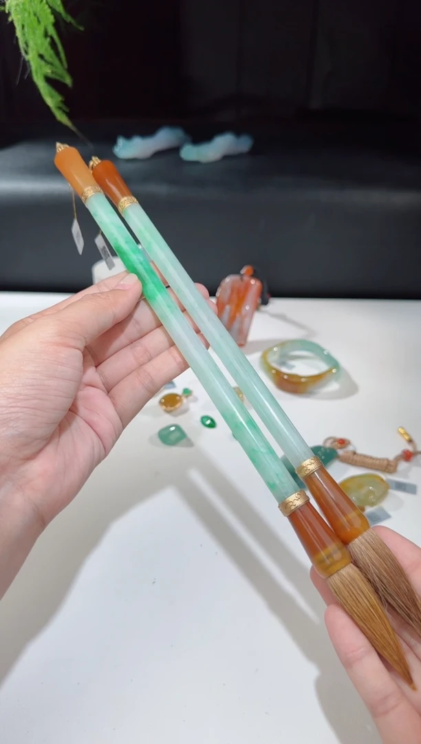 18K金镶嵌挂件翡翠文房妙品 毛笔 洋