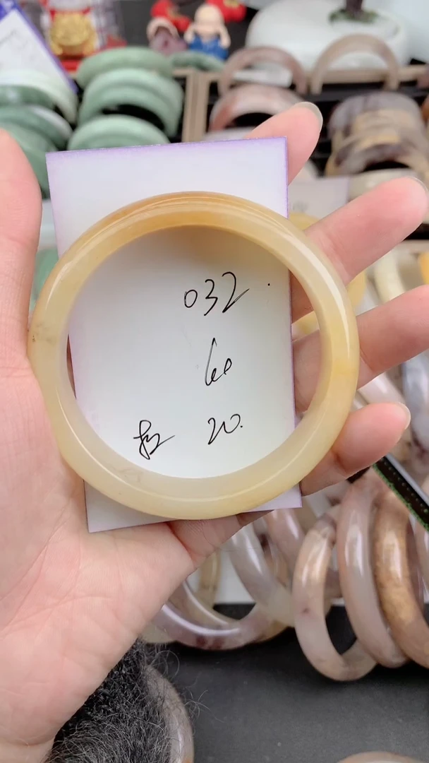 未镶嵌手镯石英质玉032