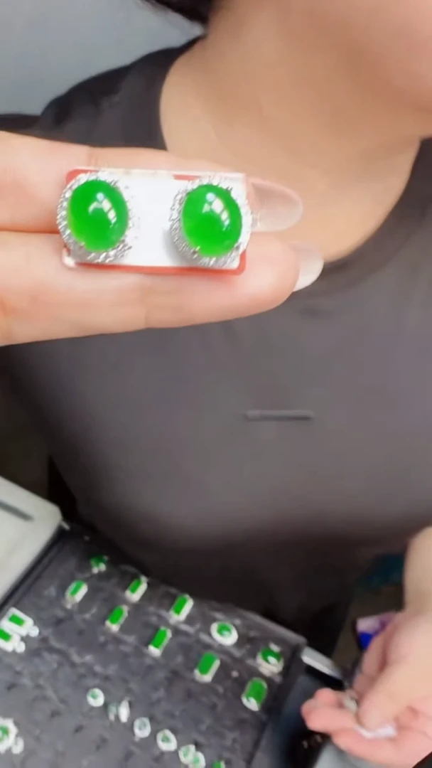 定制翡翠未镶嵌翡翠耳钉12