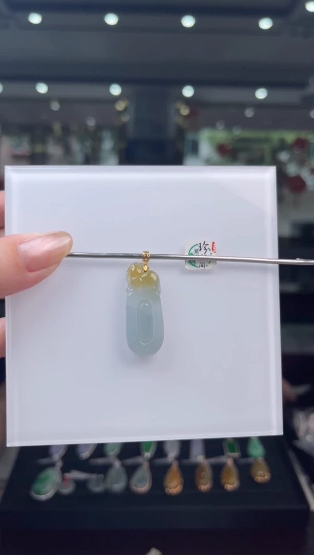 翡翠18K金镶嵌颈饰14号标签撕毁不退换