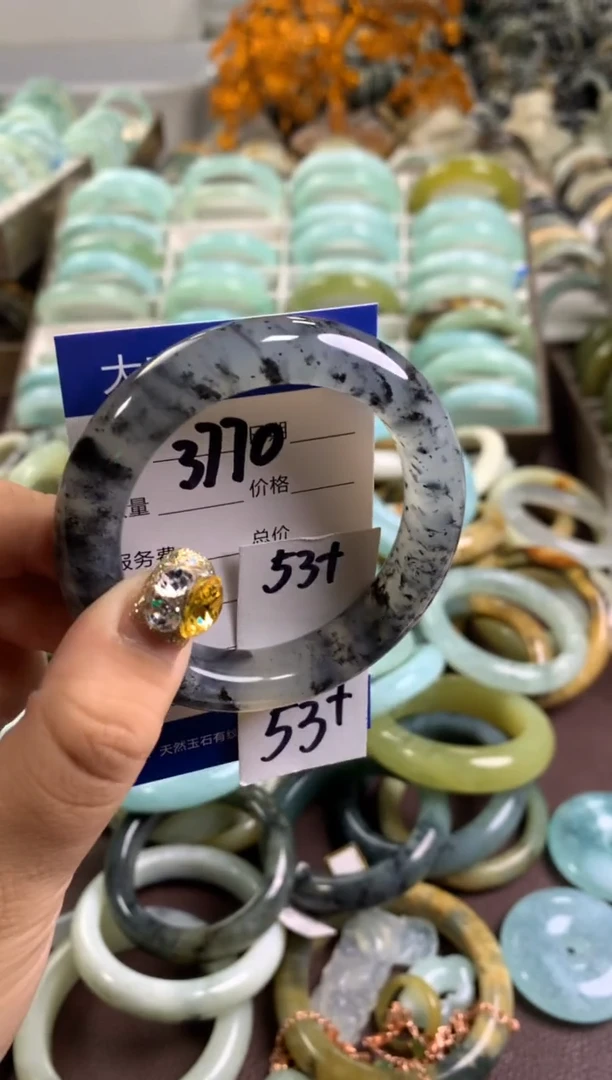 【闪购商品】蛇纹石玉手镯未镶嵌3770