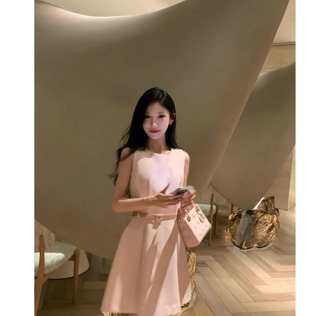 2025夏季新款高级感法式名暖小香风无袖收腰皮带背带连衣裙短裙女