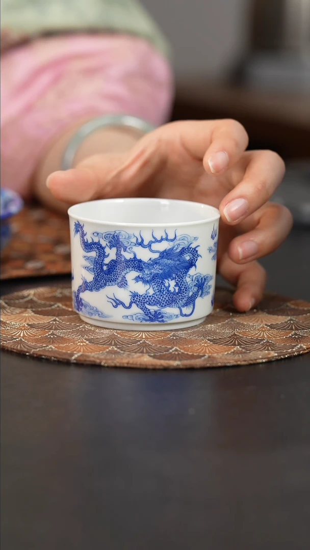 【闪购商品】杯看山柴窑青花龙杯