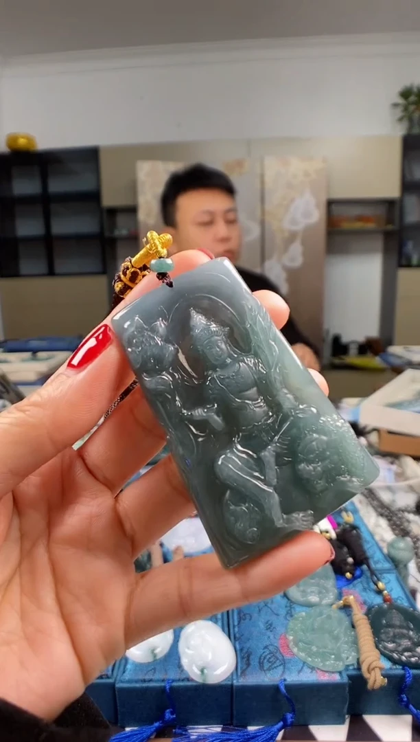 颈饰未镶嵌翡翠 多样性发其一