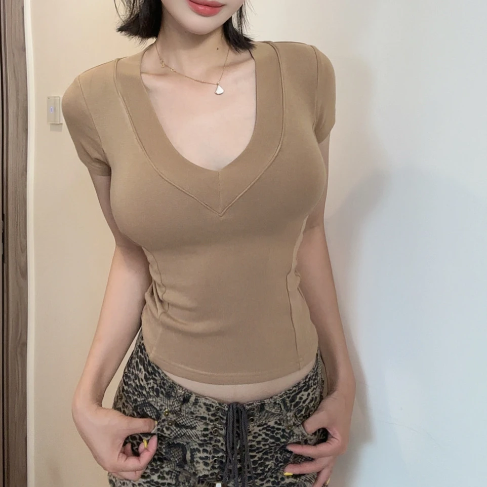 【深邃V领】带杯垫T恤小众修身性感风纯欲风不规则短袖辣妹上衣