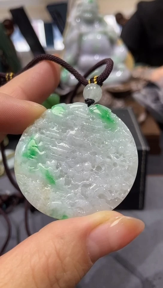 翡翠未镶嵌颈饰吊坠