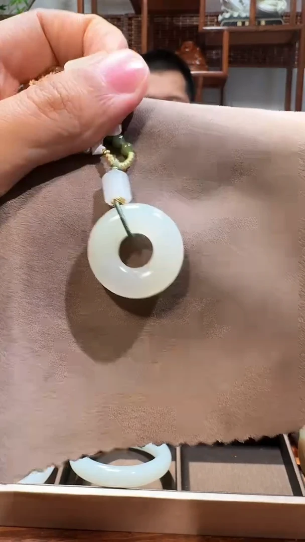 【闪购商品】和田玉吊坠未镶嵌1214面包圈