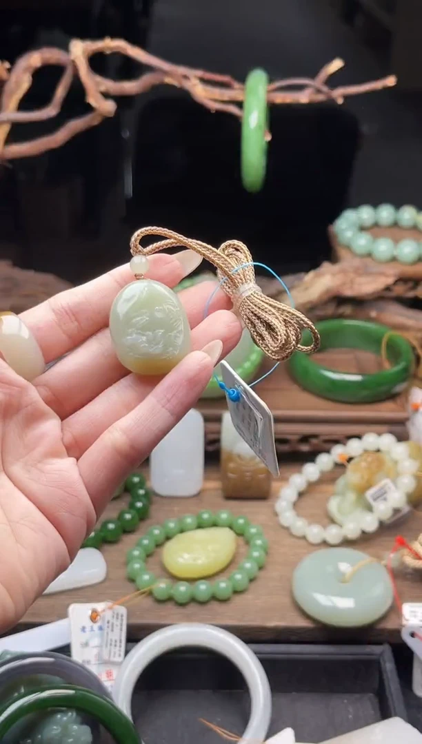 吊坠(不含链)未镶嵌和田玉若羌糖黄 花开富贵821477