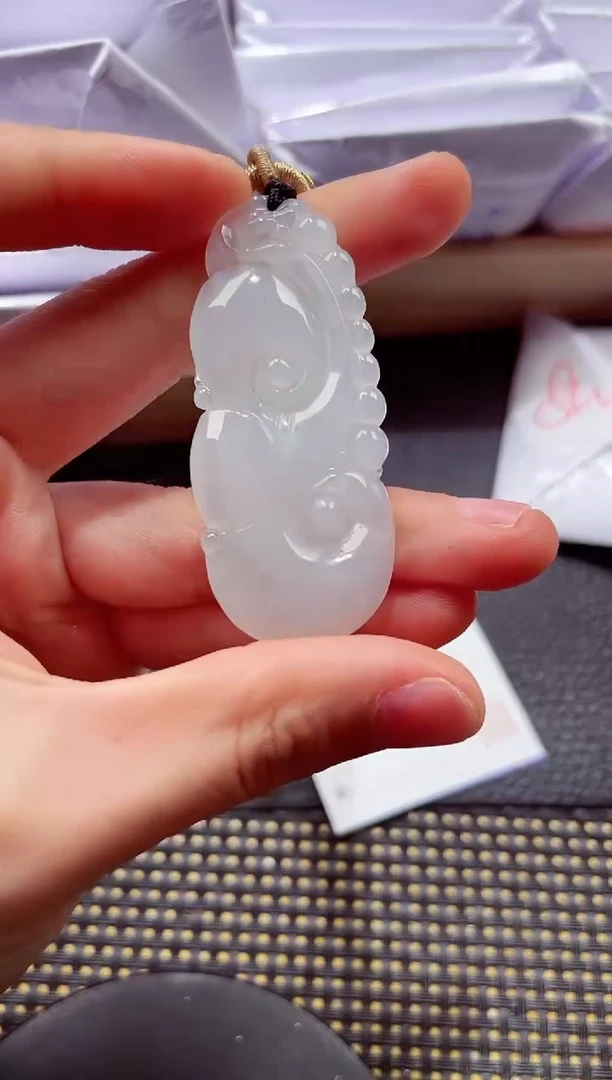 颈饰未镶嵌翡翠 000111