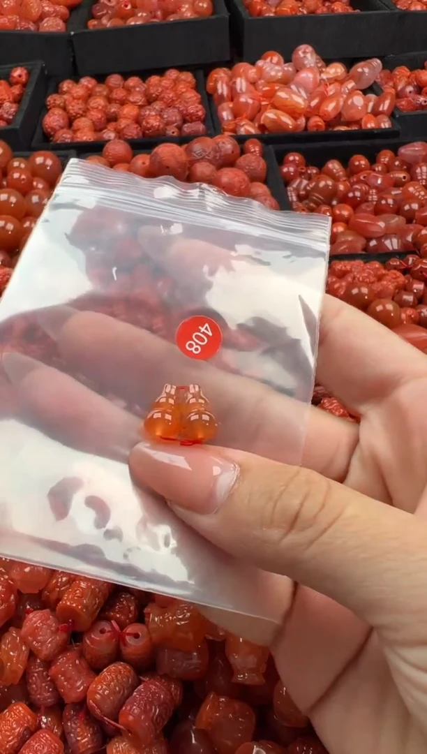 南红玛瑙未镶嵌颈饰1