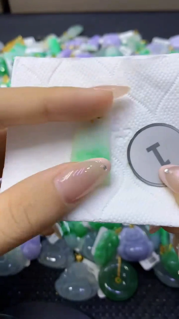 颈饰未镶嵌翡翠天然缅甸翡翠A货